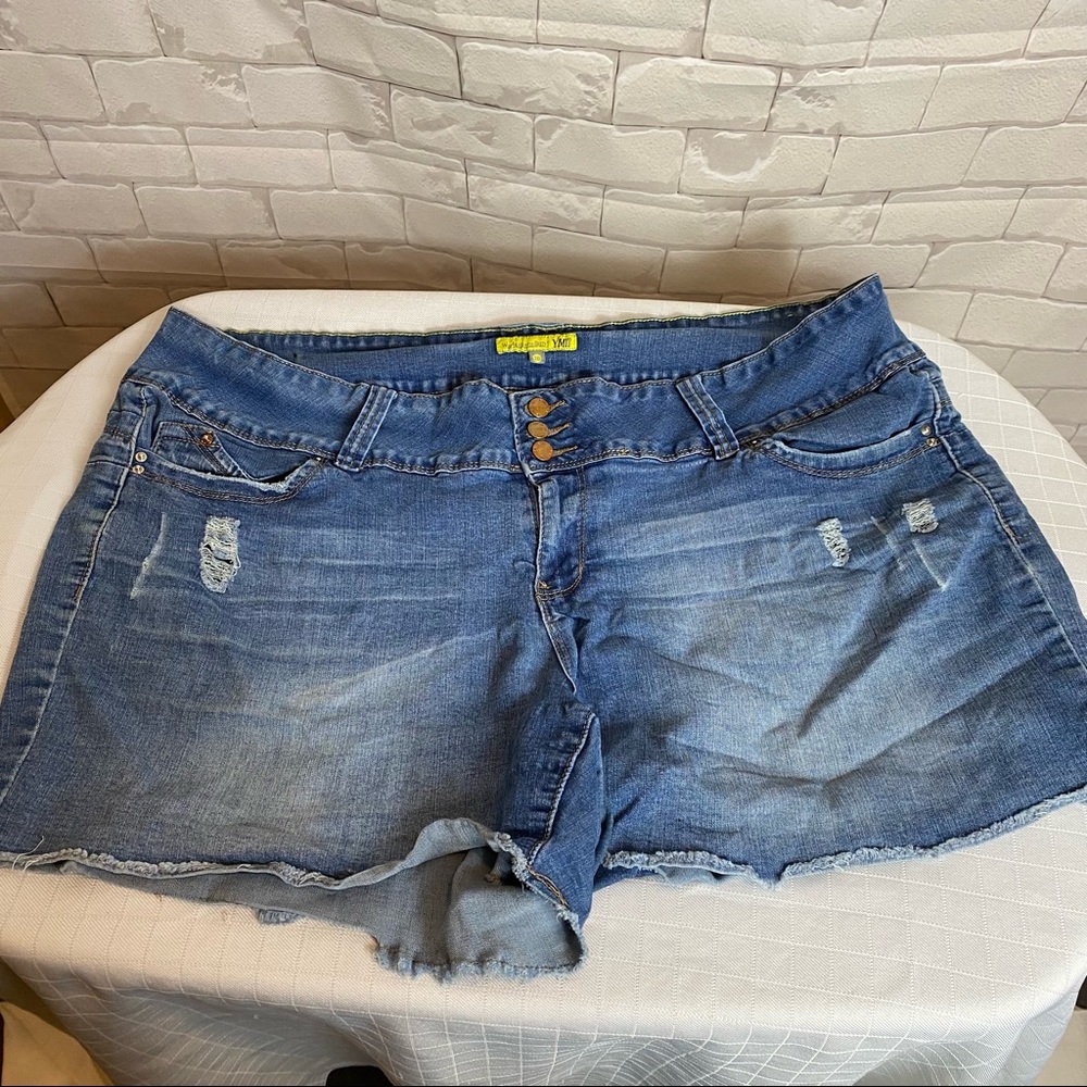 YMI Jean Shorts Wannabettabutt Size 20 Plus Size